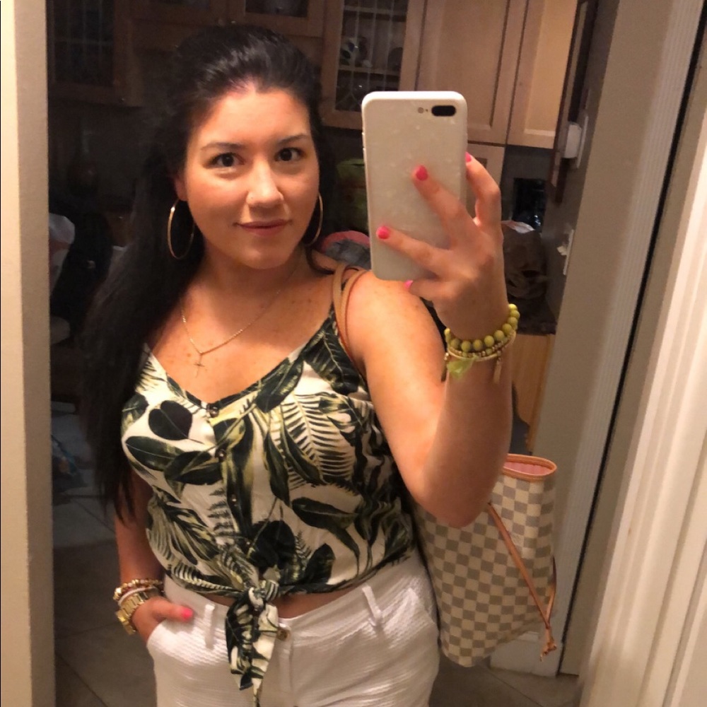 Meet your Posher, Nicole